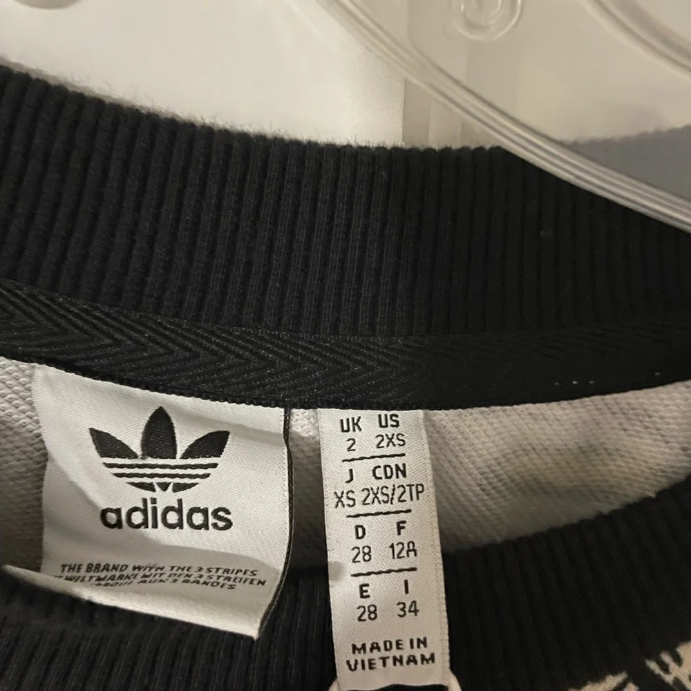 Adidas originals jacket - Picture 3 of 7